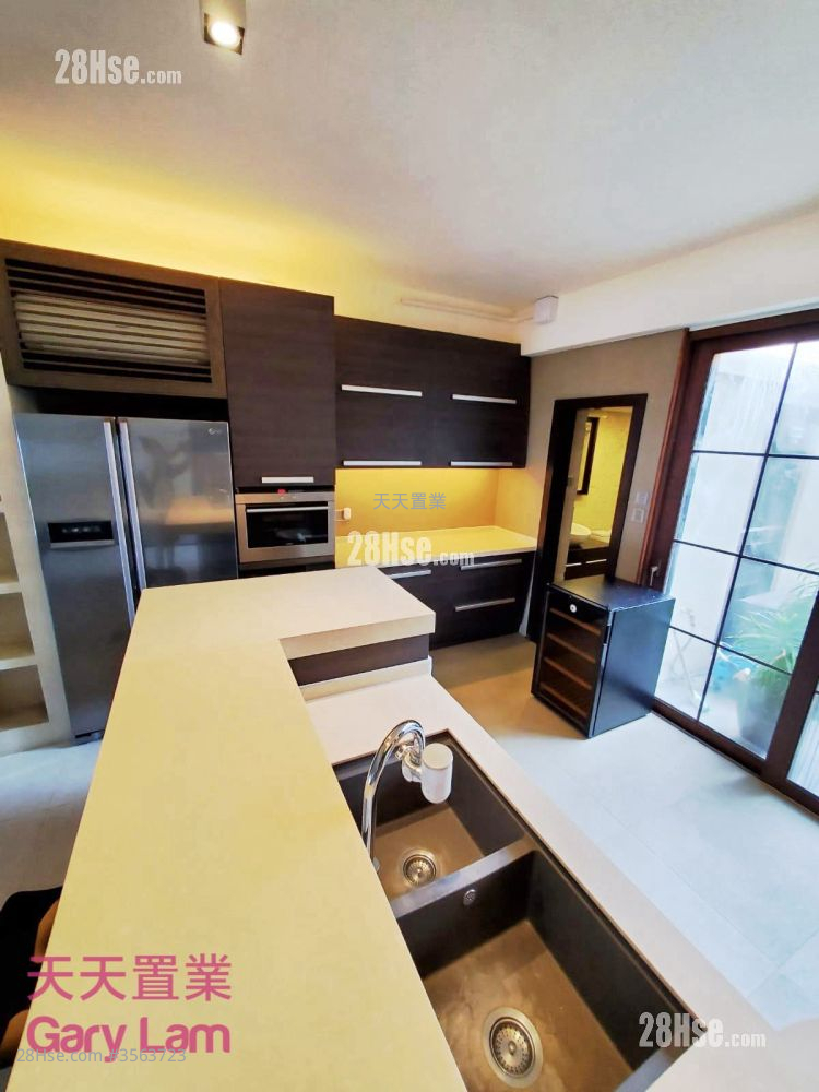 Silver Strand Lodge Rental 3 Bedrooms , 3 Bathrooms 1,893 ft² Silver Strand Lodge Rental 3 Bedrooms , 3 Bathrooms 1,893 ft²