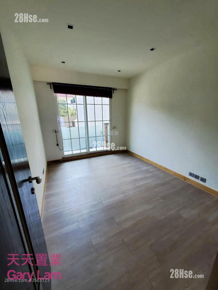 Silver Strand Lodge Rental 3 Bedrooms , 3 Bathrooms 1,893 ft² Silver Strand Lodge Rental 3 Bedrooms , 3 Bathrooms 1,893 ft²