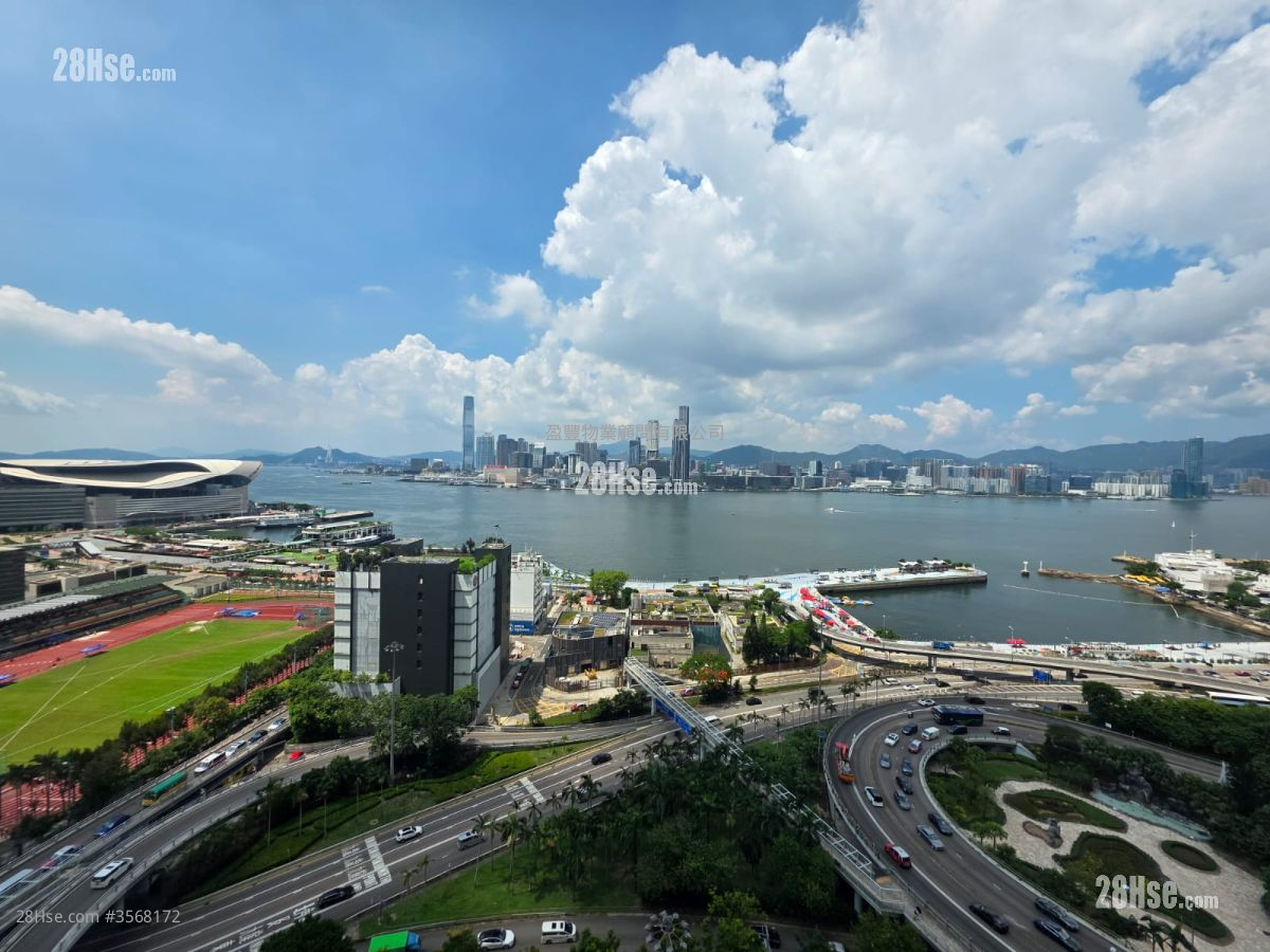 Hyde Centre Sell 2 Bedrooms , 2 Bathrooms 448 ft²
