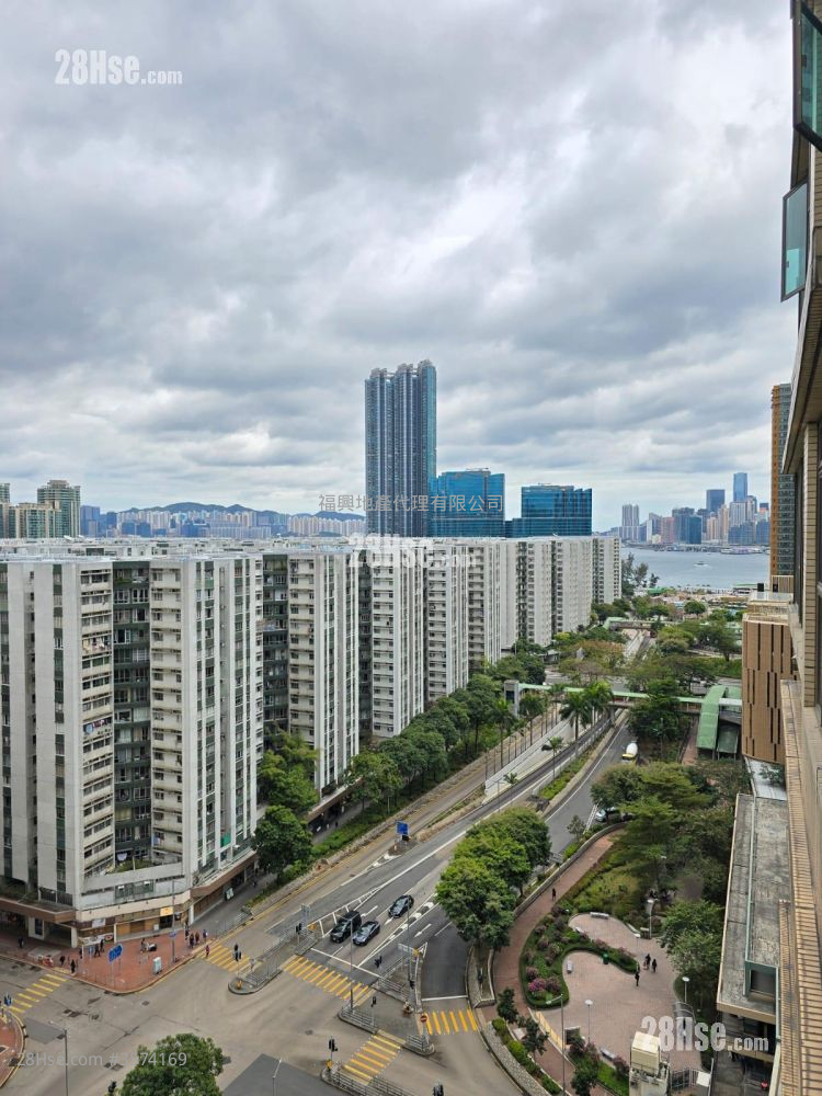Royal Peninsula Sell 558 ft²