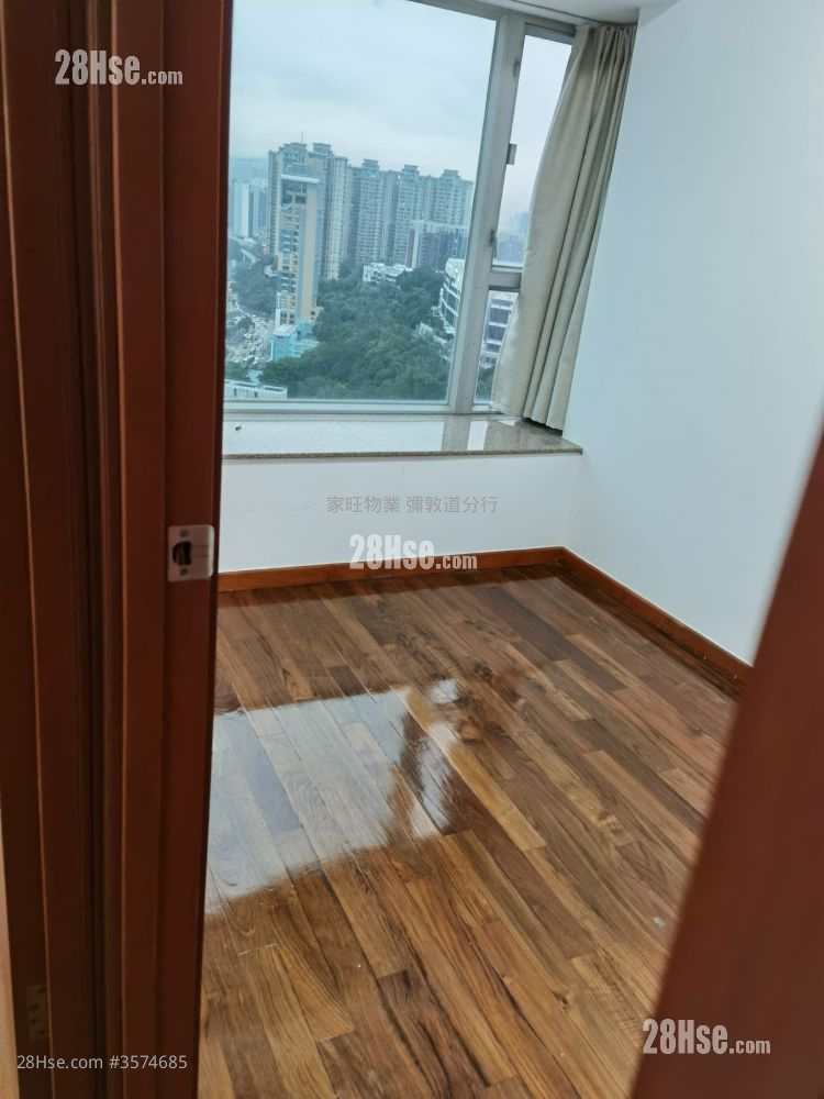 Paradise Square Rental 2 Bedrooms , 1 Bathroom 434 ft²
