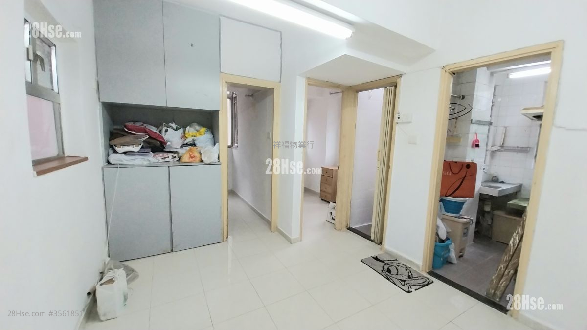 Hung Lee Building Sell 2 Bedrooms , 1 Bathroom 271 ft²
