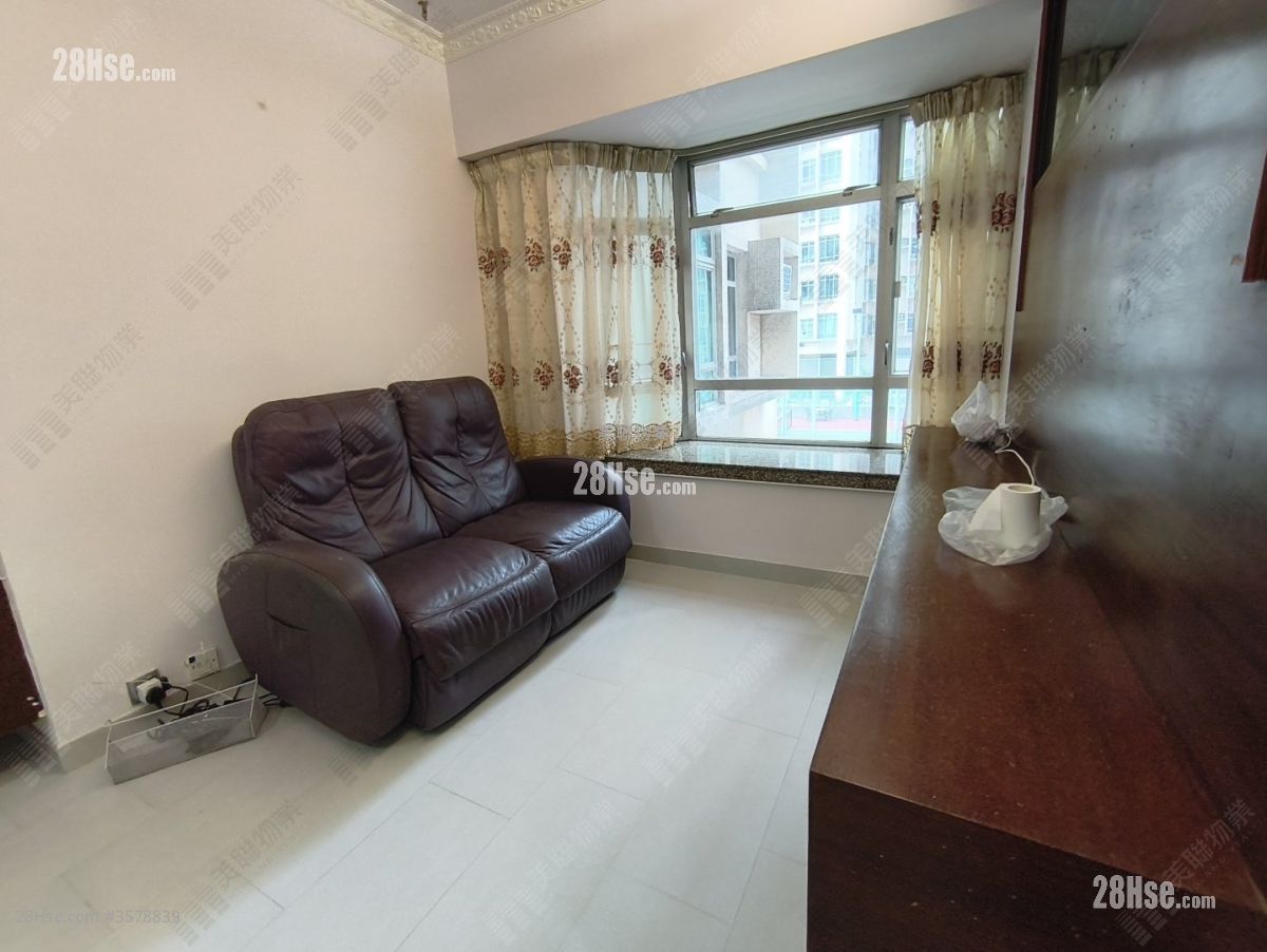 Flora Plaza Rental 2 Bedrooms , 1 Bathroom 413 ft²