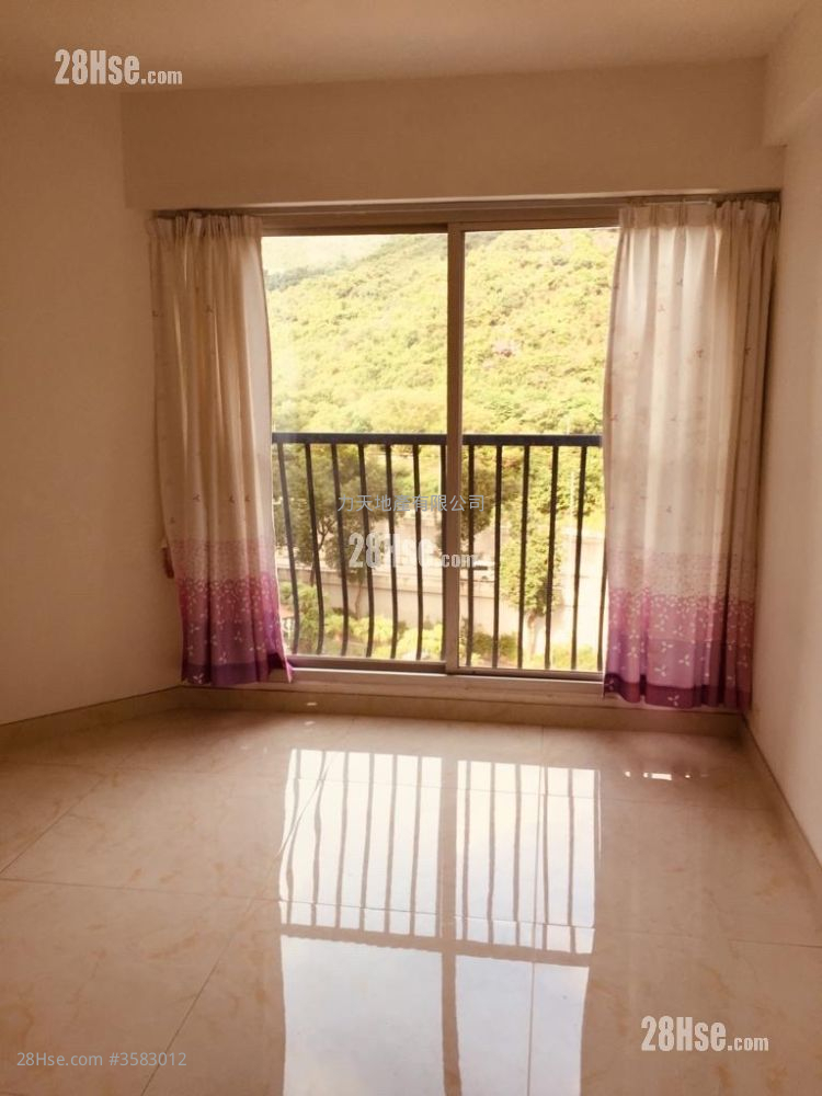 Pictorial Garden Rental 712 ft²
