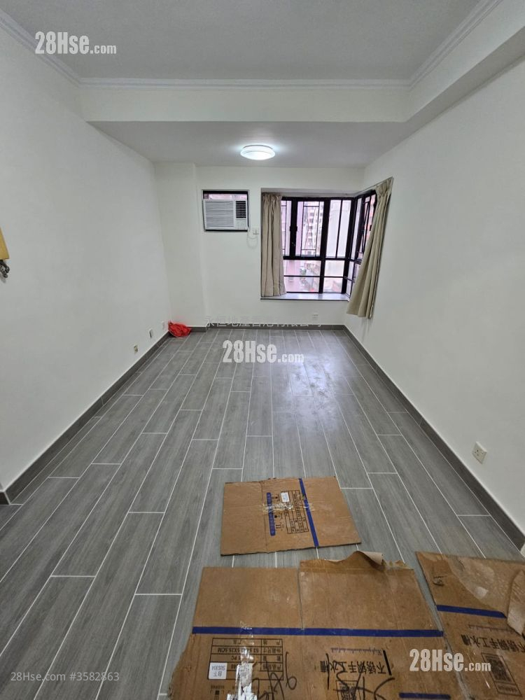 King's Court Rental 2 Bedrooms , 1 Bathroom 379 ft²