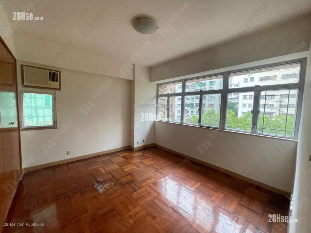 Gallant Court Sell 3 Bedrooms , 2 Bathrooms 1,292 ft²