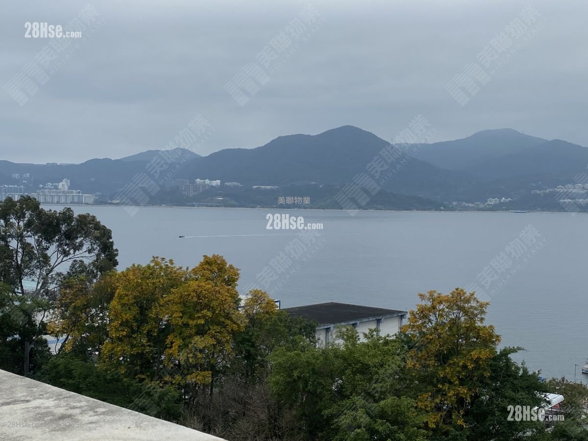 比华利山别墅 租盘 5+ 房 , 2 浴室 1,606 平方尺