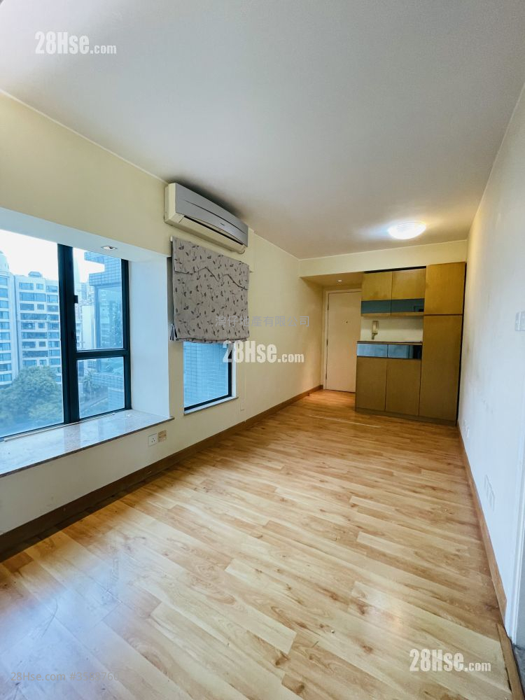 Brilliant Court Rental 2 Bedrooms , 1 Bathroom 405 ft²