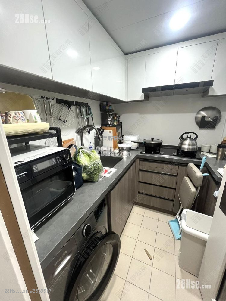Kam Chun Court Sell 2 Bedrooms , 1 Bathroom 490 ft²