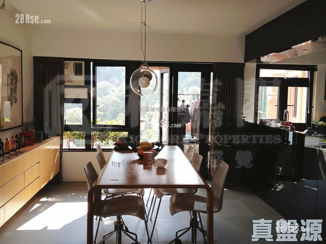 Kingsford Height Sell 3 Bedrooms 1,058 ft²