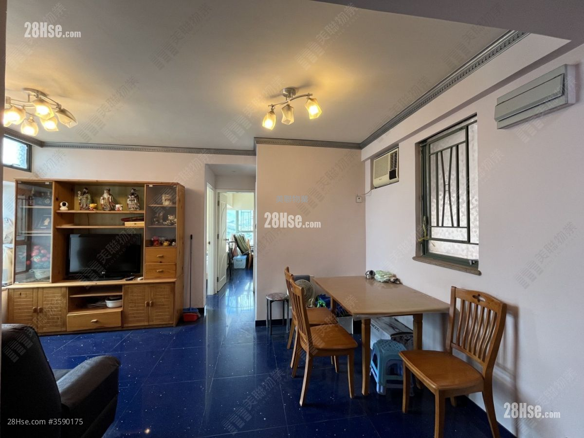 Regentville Sell 2 Bedrooms 469 ft²