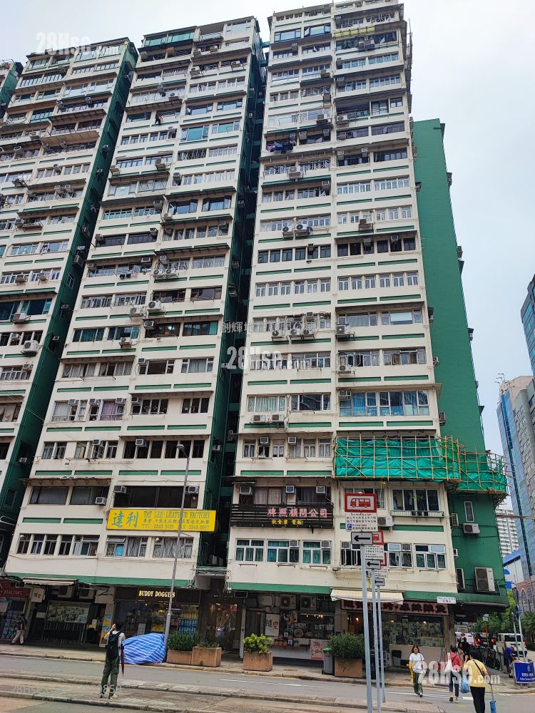 Man Yuen Building Sell 3 Bedrooms , 2 Bathrooms 565 ft²