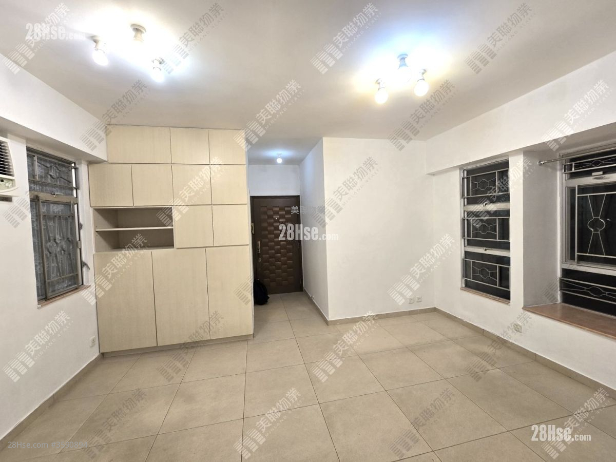 Kam Fai Garden Sell 3 Bedrooms 537 ft²