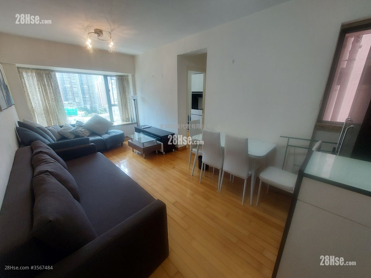 Queen's Terrace Rental 2 Bedrooms , 1 Bathroom 490 ft²