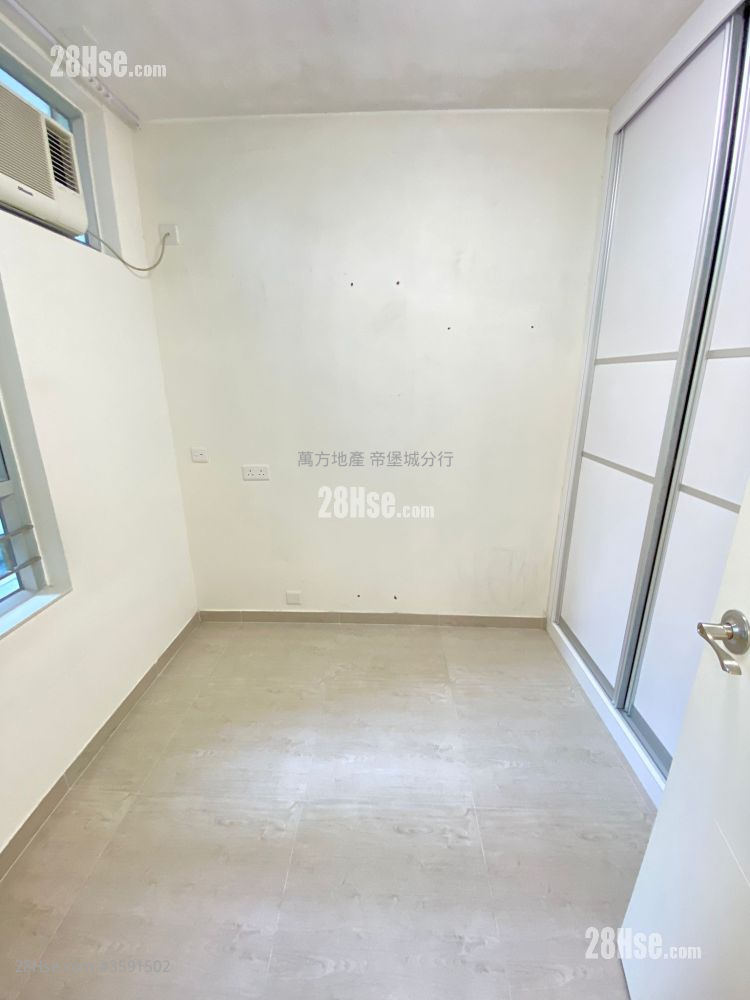 Ka Shun Court Sell 2 Bedrooms , 1 Bathroom 445 ft²