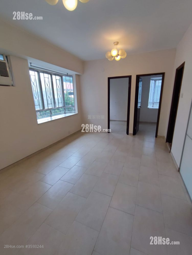 Hamden Court Sell 481 ft²