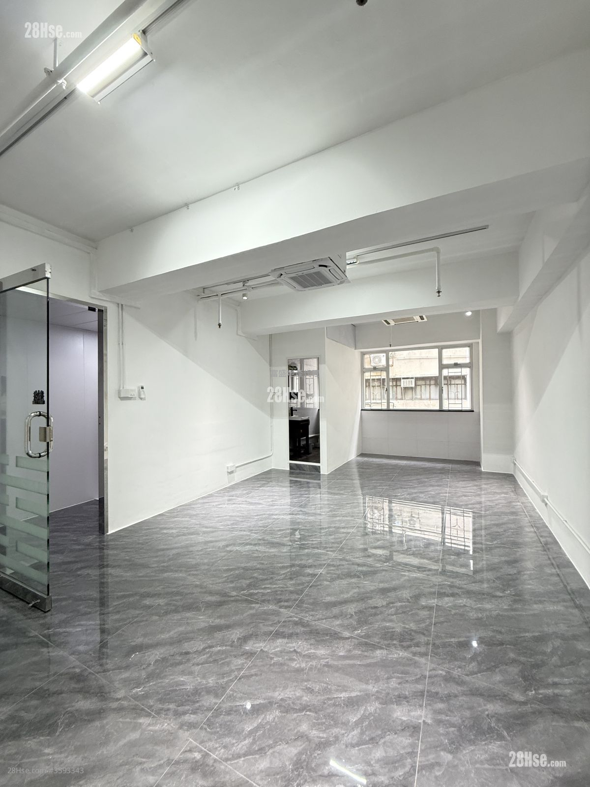 Hong Kong Industrial Centre Rental 1 Toilet