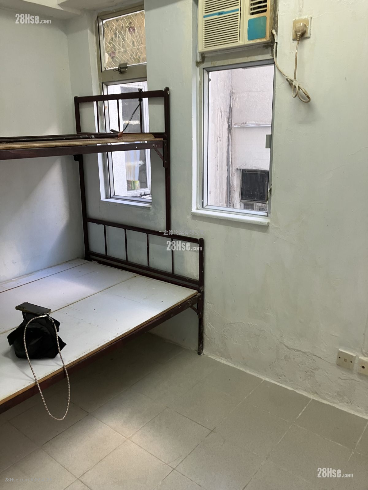 Hang Tat Building Rental Studio , 1 Bathroom 140 ft²