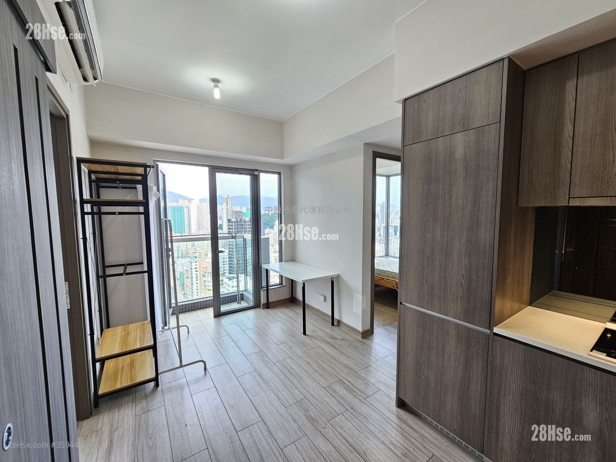 Park One Rental 3 Bedrooms , 1 Bathroom 418 ft²