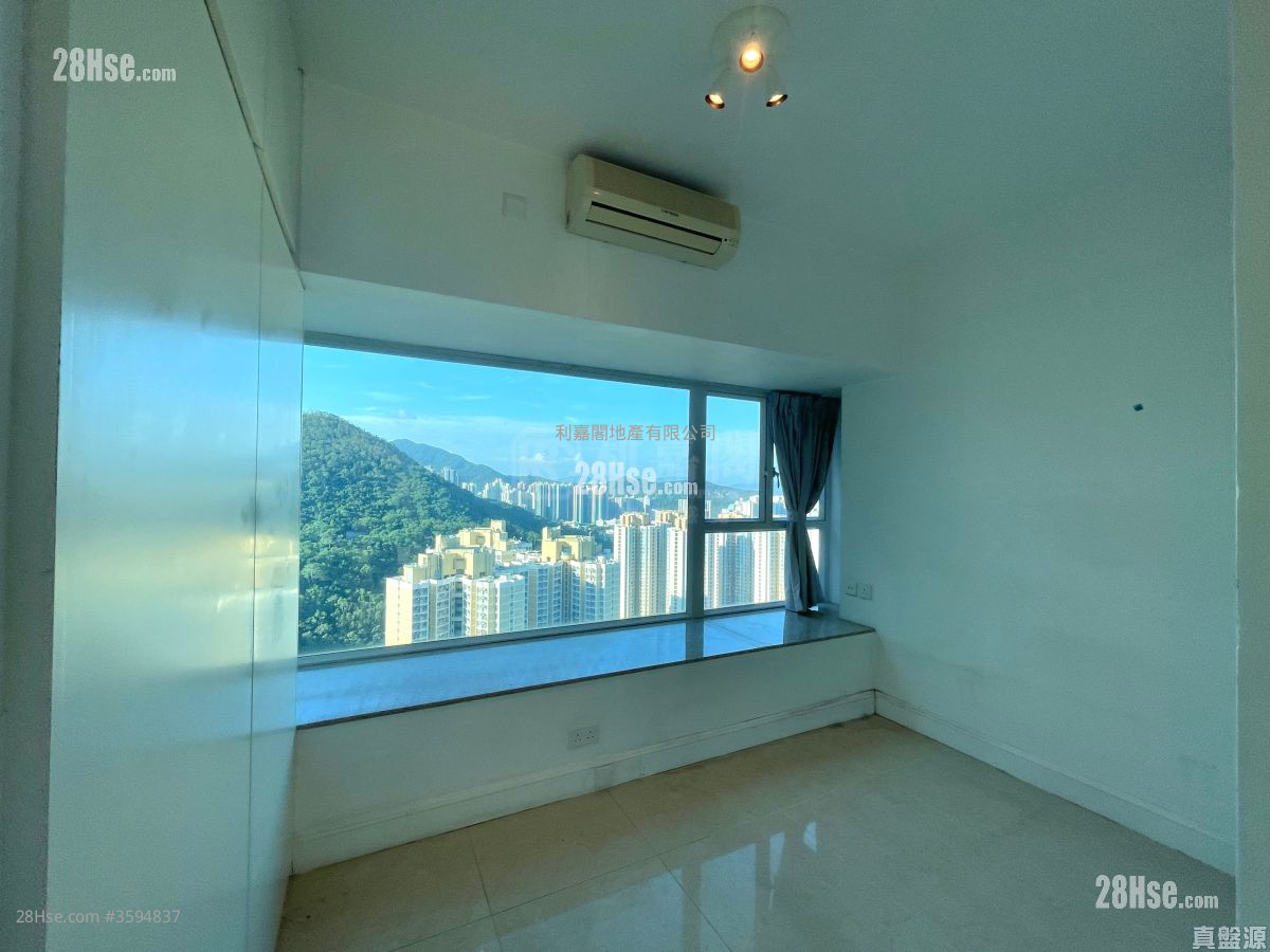Metro Town Rental 3 Bedrooms , 2 Bathrooms 642 ft²
