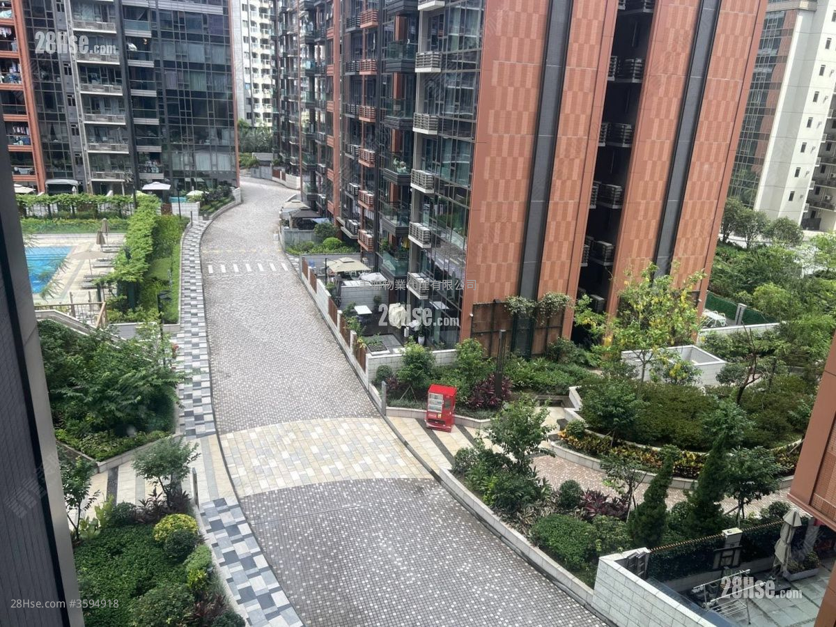 Centra Horizon Rental 2 Bedrooms , 1 Bathroom 556 ft²