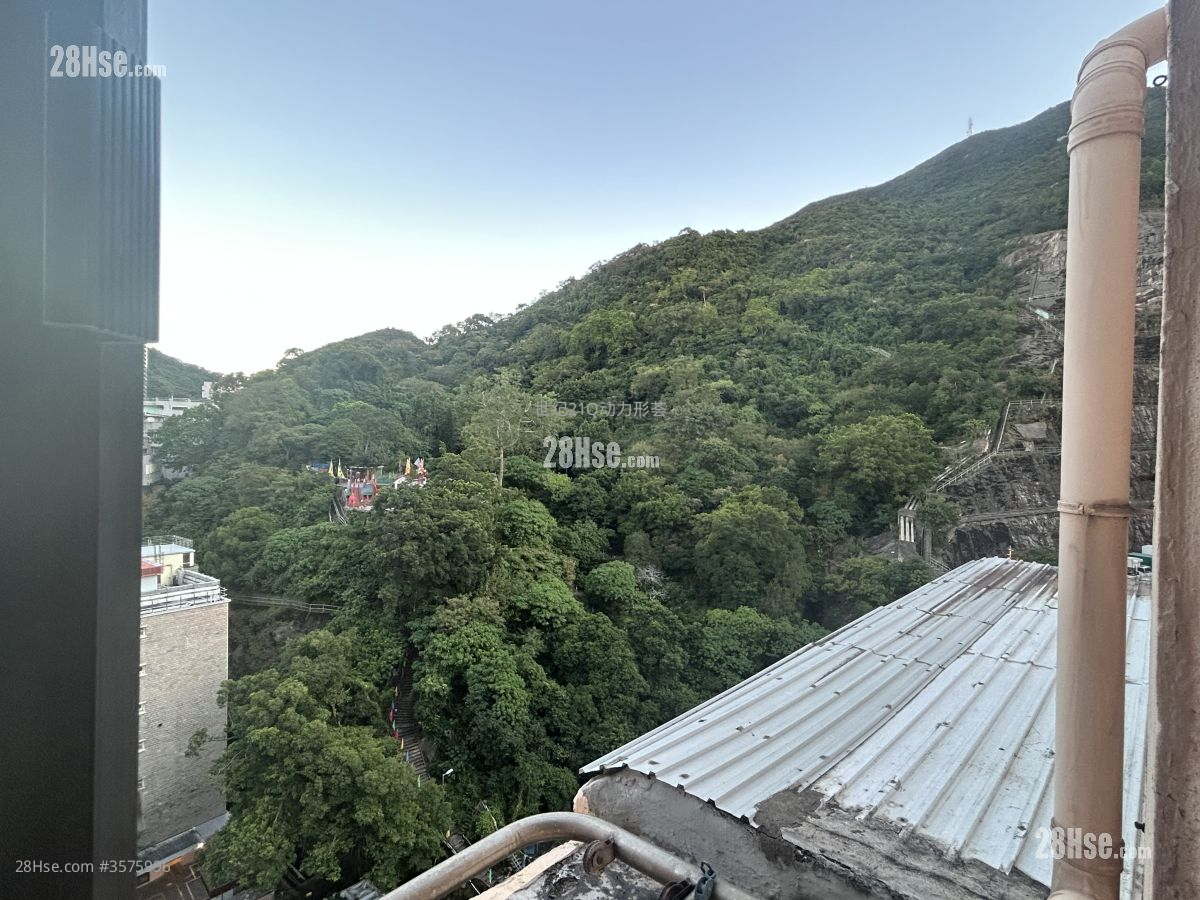 东安大厦 售盘 3 房 , 1 浴室 587 平方尺
