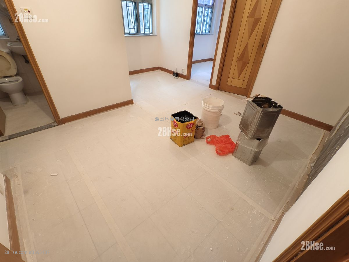 Rialto Mansion Sell 2 Bedrooms , 1 Bathroom 425 ft²