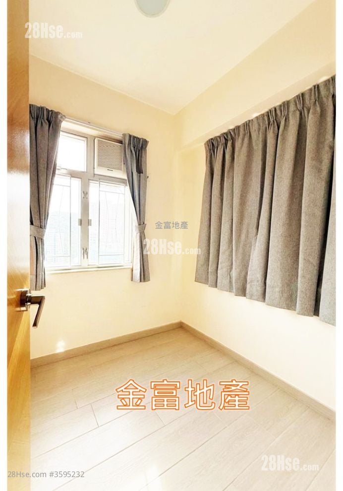 永利中心 租盘 2 房 254 平方尺