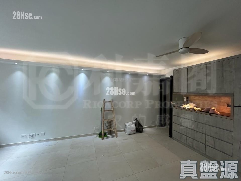光超台 售盘 4 房 , 2 浴室 811 平方尺