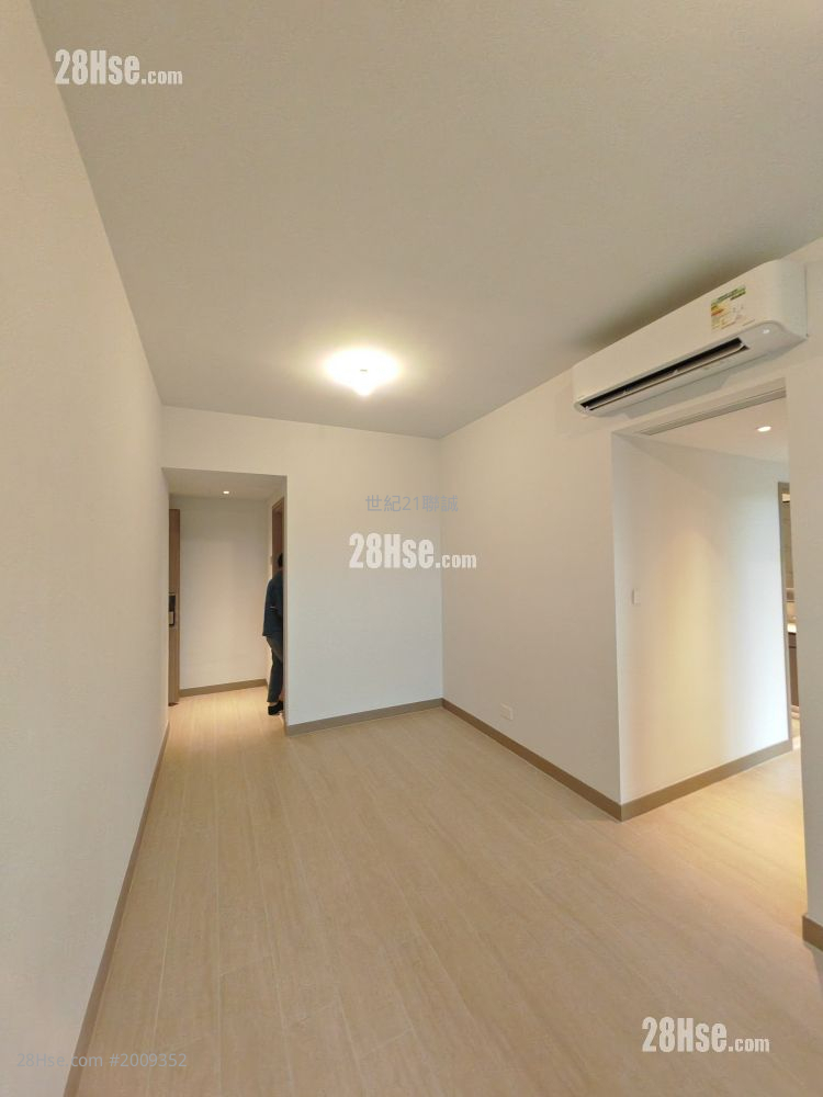 Chill Residence Rental 3 Bedrooms , 3 Bathrooms 730 ft²