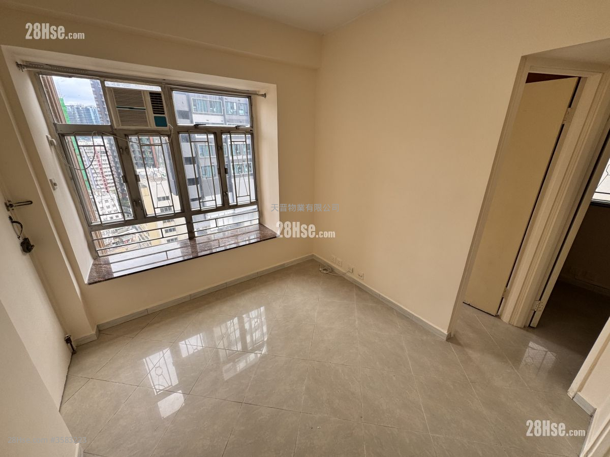 Fortuna Building Sell 2 Bedrooms , 1 Bathroom 255 ft²