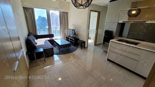 Cullinan West Sell 2 Bedrooms 534 ft²
