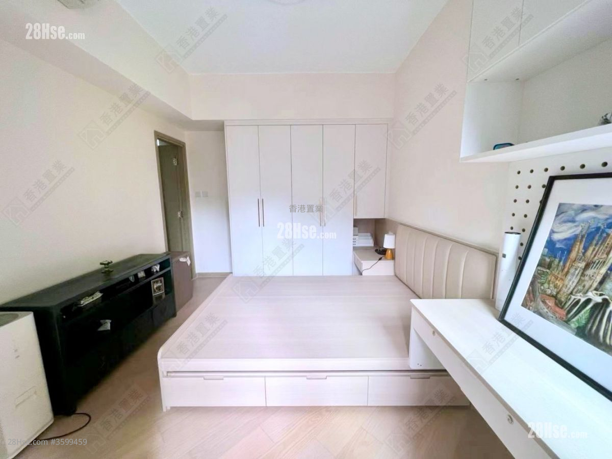The Southside Sell 3 Bedrooms , 3 Bathrooms 882 ft²