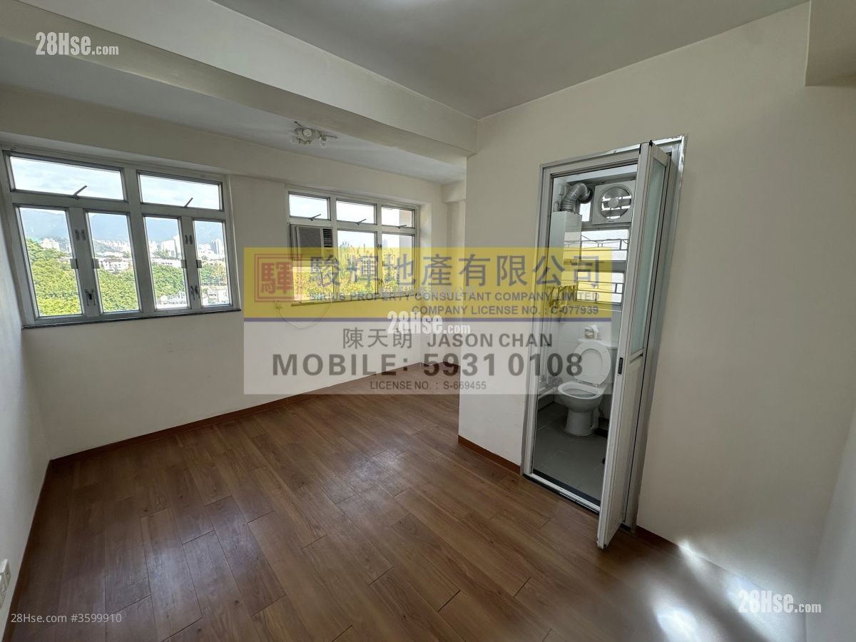 Man Woo Building Sell Studio , 1 Bathroom 182 ft²