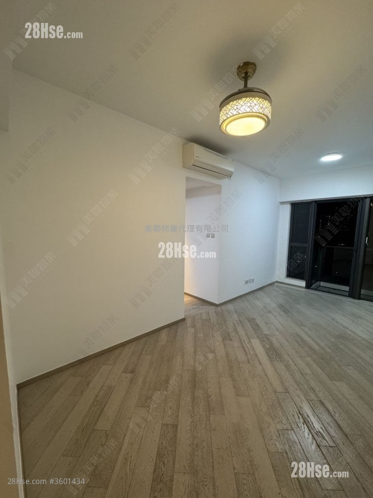 The Wings Rental 735 ft²