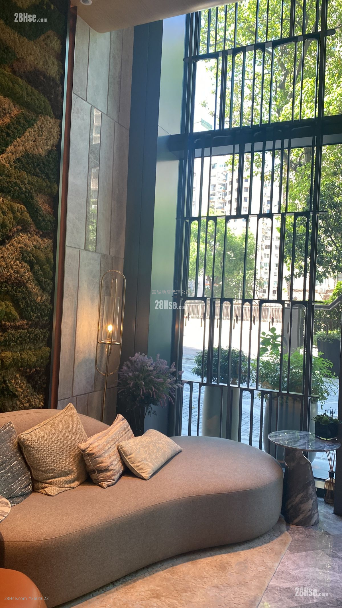 233  Prince Edward Road West Rental 4 Bedrooms , 3 Bathrooms 1,038 ft² 233  Prince Edward Road West Rental 4 Bedrooms , 3 Bathrooms 1,038 ft²