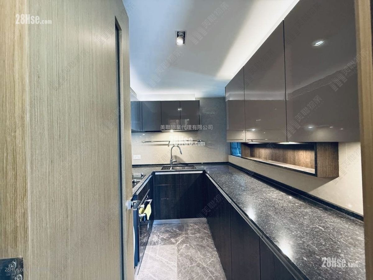 迎海 售盤 3 房 , 2 浴室 811 平方呎 迎海 售盤 3 房 , 2 浴室 811 平方呎