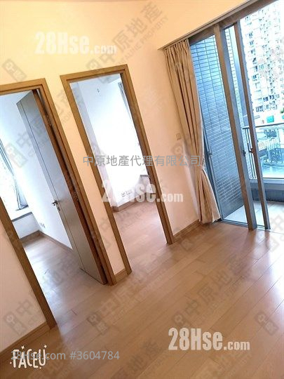 The Reach Sell 2 Bedrooms 414 ft² The Reach Sell 2 Bedrooms 414 ft²