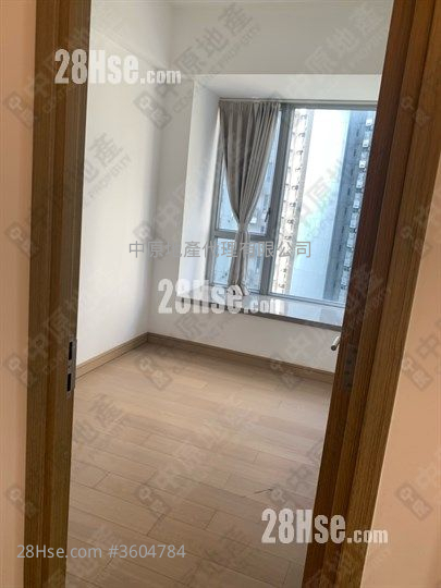 The Reach Sell 2 Bedrooms 414 ft² The Reach Sell 2 Bedrooms 414 ft²