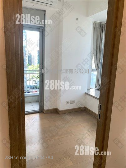 The Reach Sell 2 Bedrooms 414 ft² The Reach Sell 2 Bedrooms 414 ft²