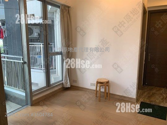 The Reach Sell 2 Bedrooms 414 ft² The Reach Sell 2 Bedrooms 414 ft²