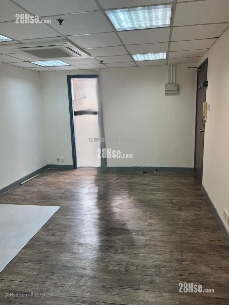 Kaiser Centre Rental Studio , 1 Toilet Kaiser Centre Rental Studio , 1 Toilet