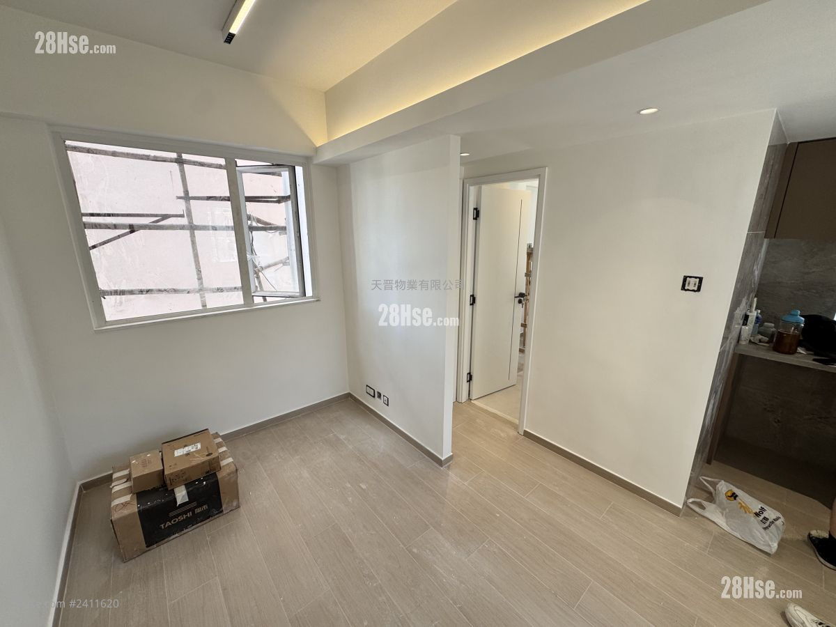 Sung Fu Building Sell 2 Bedrooms , 1 Bathroom 274 ft²