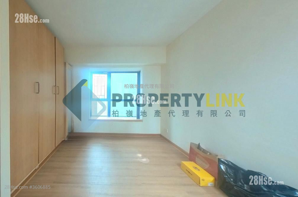 Wilton Place Sell 573 ft² Wilton Place Sell 573 ft²