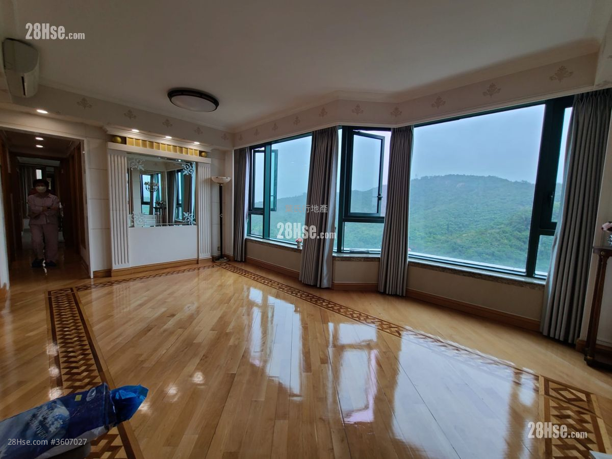 Palatial Coast Rental 3 Bedrooms , 2 Bathrooms 883 ft² Palatial Coast Rental 3 Bedrooms , 2 Bathrooms 883 ft²