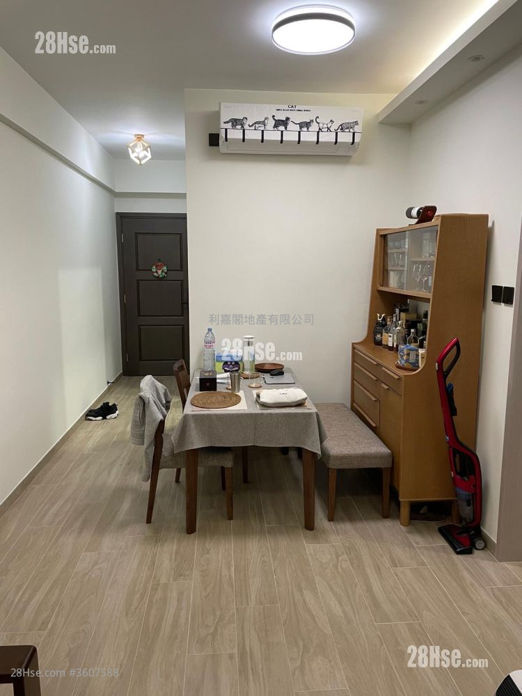 Parkview Court Sell 2 Bedrooms 471 ft² Parkview Court Sell 2 Bedrooms 471 ft²