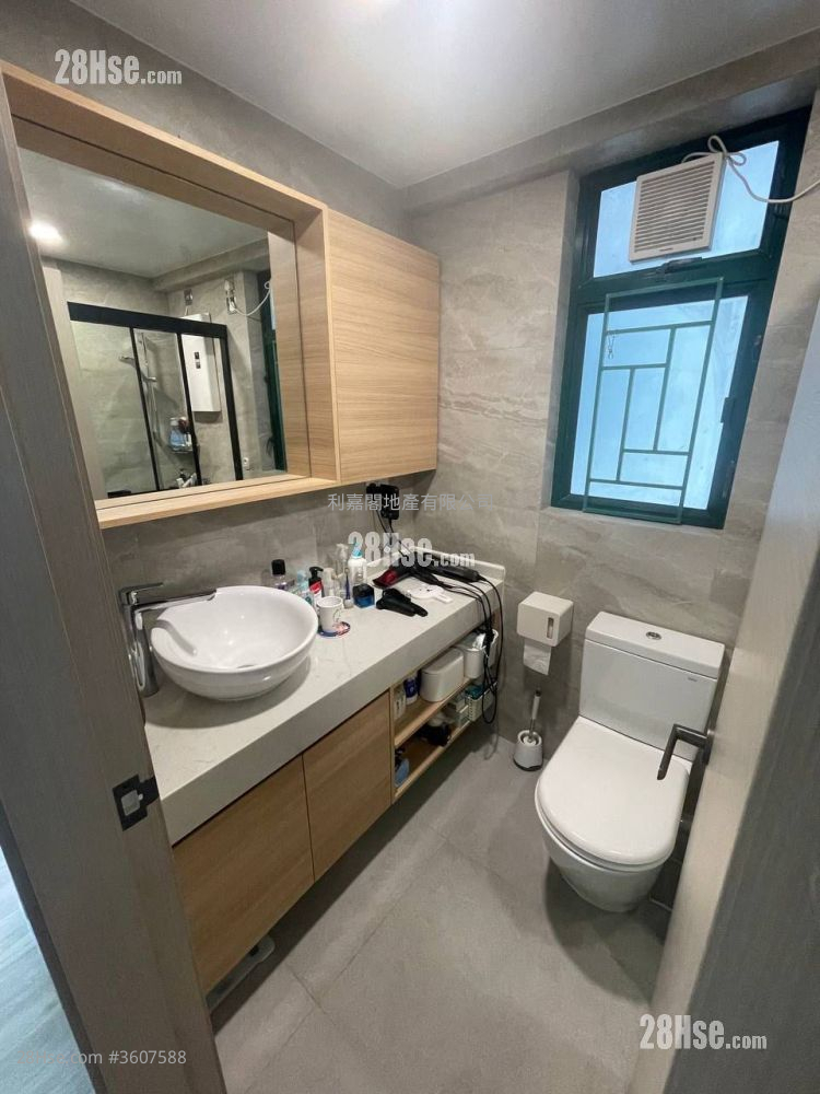 Parkview Court Sell 2 Bedrooms 471 ft² Parkview Court Sell 2 Bedrooms 471 ft²