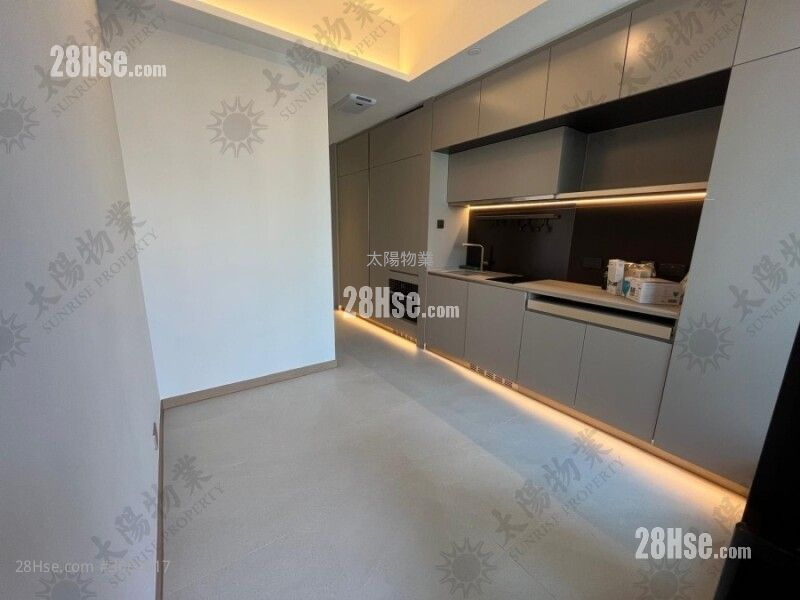 Baker Circle Greenwich Sell 215 ft²