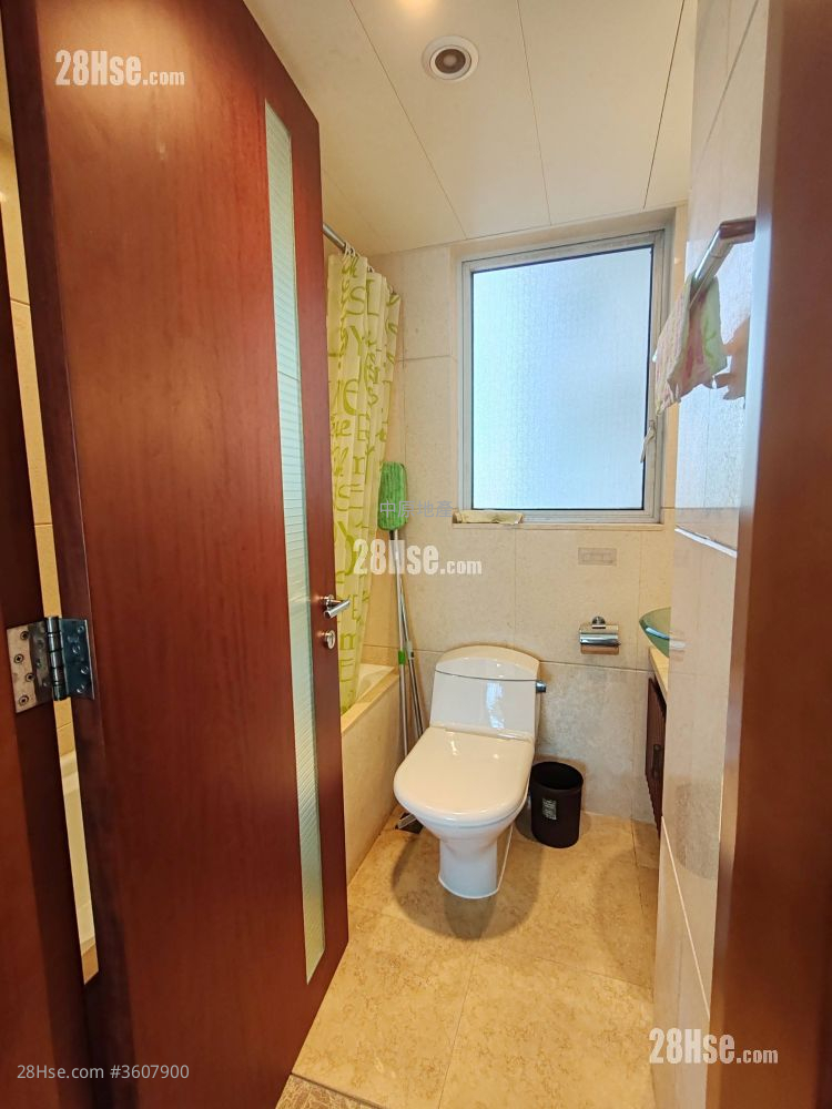 bathroom: The Harbourside Sell 2 Bedrooms , 2 Bathrooms 750 ft² bathroom: The Harbourside Sell 2 Bedrooms , 2 Bathrooms 750 ft²