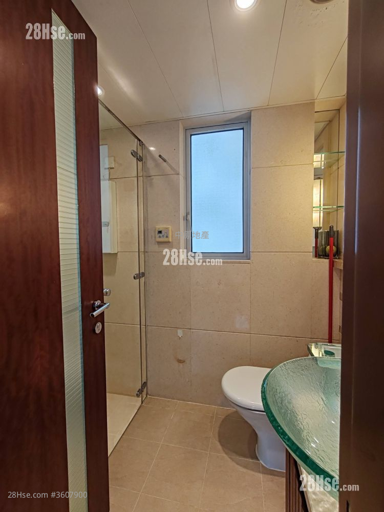 bathroom: The Harbourside Sell 2 Bedrooms , 2 Bathrooms 750 ft² bathroom: The Harbourside Sell 2 Bedrooms , 2 Bathrooms 750 ft²